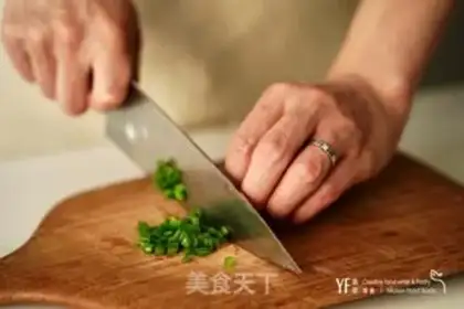 Make Guizhou cauliflower soup step 1