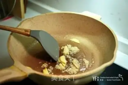 Make Guizhou cauliflower soup step 2