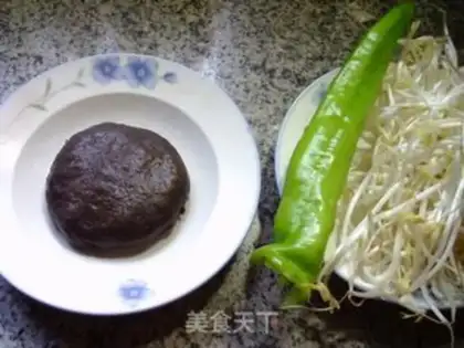Make The green bean sprouts step 0