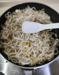 Make Soccer bean sprouts step 4