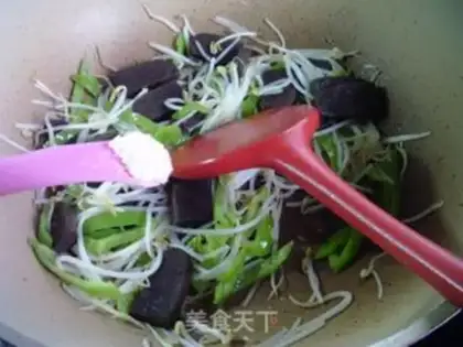 Make The green bean sprouts step 5