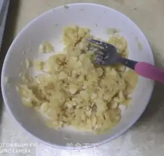 Make Eggsticks and banana cheese tappy step 1