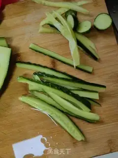 Make Peaprika cucumber step 1