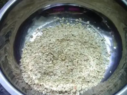 Make Egg oatmeal step 1