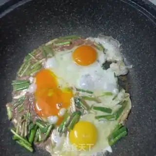 Make Shrimp casserole fried eggs step 6