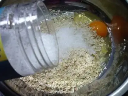 Make Egg oatmeal step 2