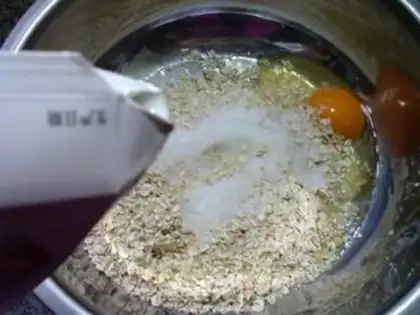 Make Egg oatmeal step 3