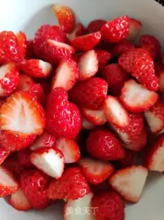 Make Homemade strawberry sauce step 2