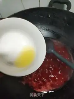 Make Homemade strawberry sauce step 7