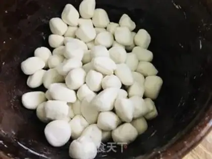 Make Cinnamon, egg dumplings step 7
