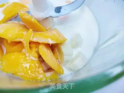 Make Mango banana shake step 2