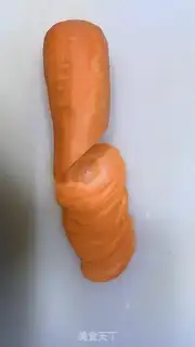 Make Carrot fried eggs step 1