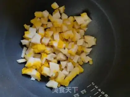 Make Golden Ear lily soup step 2