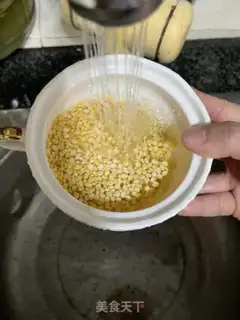 Make Silver-ear green bean milk step 1