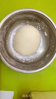 Make A fragrance roll step 1