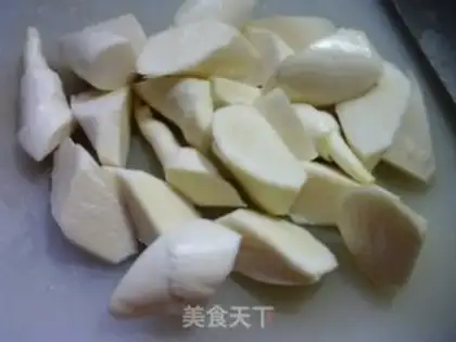 Make Black-mucked, white-burned round-shell chicken step 2