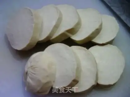 Make Black-mucked, white-burned round-shell chicken step 3