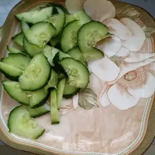 Make The cucumber mollusk step 1