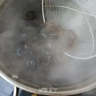 Make The cucumber mollusk step 8