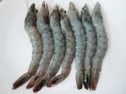 Make A garlic fan with a shrimp back step 3