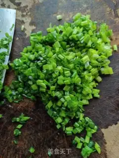 Make Fried eggs with headleaf step 1