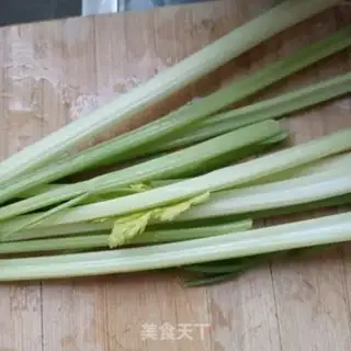 Make Lunch celery step 1