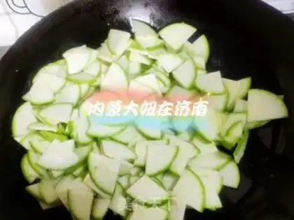 Make Spicy egg noodles step 5
