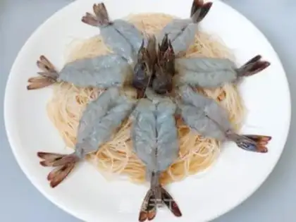 Make A garlic fan with a shrimp back step 8