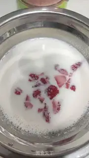 Make Strawberry yogurt mousse step 8