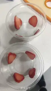 Make Strawberry yogurt mousse step 10
