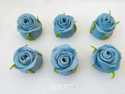 Make Rose buns step 6