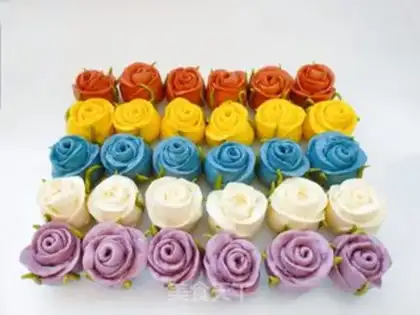 Make Rose buns step 14