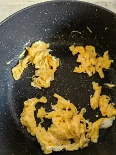 Make Pumpkin with fried eggs step 3