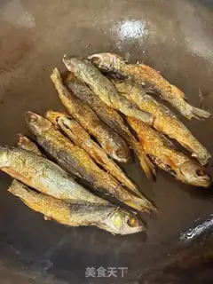 Make A little fish in sauce step 1