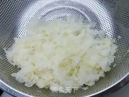 Make Sydney Silver Ear soup step 3