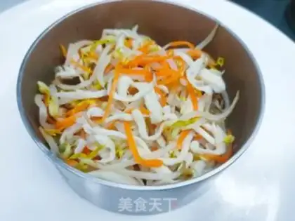 Make Shrimp soup noodles step 2