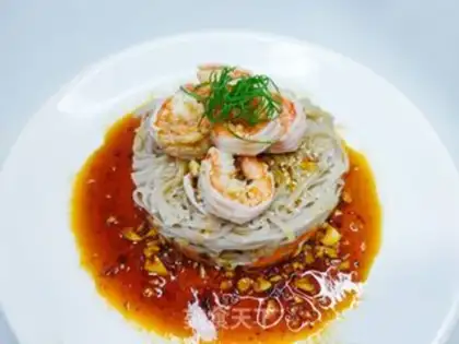 Make Shrimp soup noodles step 4