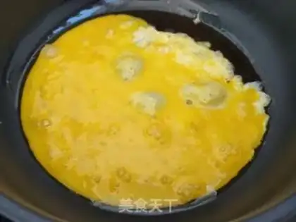 Make Tomato eggs for noodles step 2