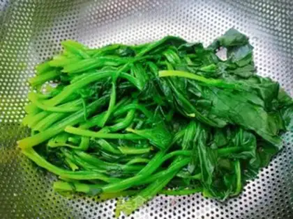 Make A spinach fan step 2