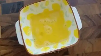 Make Spicy egg sauce step 1