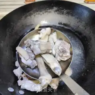 Make Ishi Zeng root chicken soup step 3