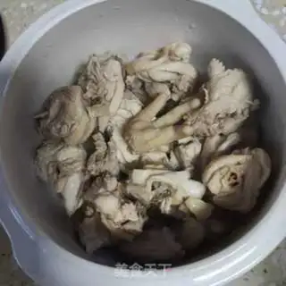 Make Ishi Zeng root chicken soup step 4