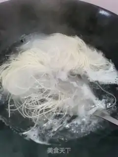 Make Onion noodles step 1