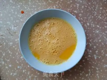 Make Carrot pea fried eggs step 2