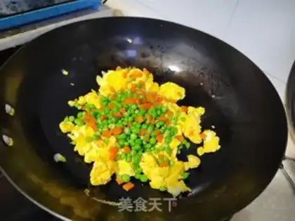 Make Carrot pea fried eggs step 4