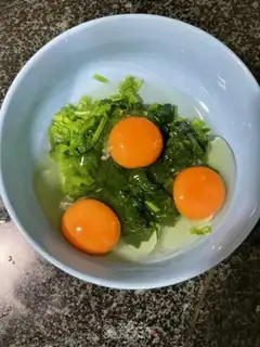 Make Spinach omelet step 4