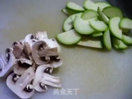 Make Pork fried mushrooms step 1