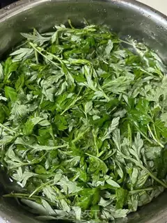 Make Garlic weed step 0