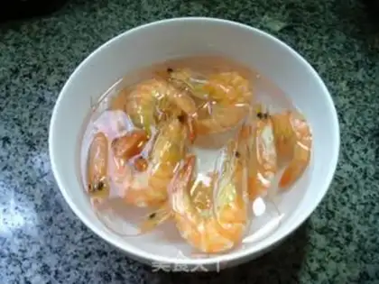 Make Shrimp pickled soup step 1