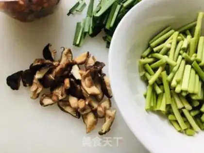 Make Lamb mushroom noodles step 1